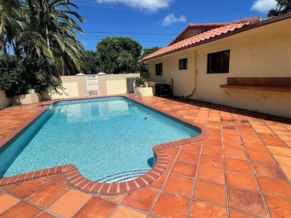 5550 SW 87th Ave, Miami FL 33165