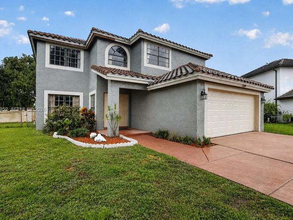 1580 SW 87th Ter, Pembroke Pines FL 33025