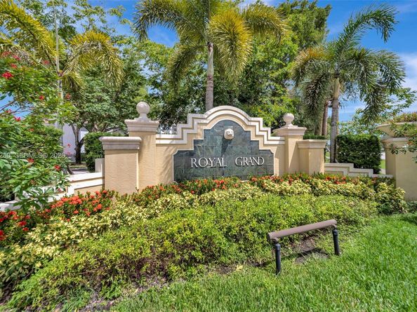 2620 S University Dr 109, Davie FL 33328