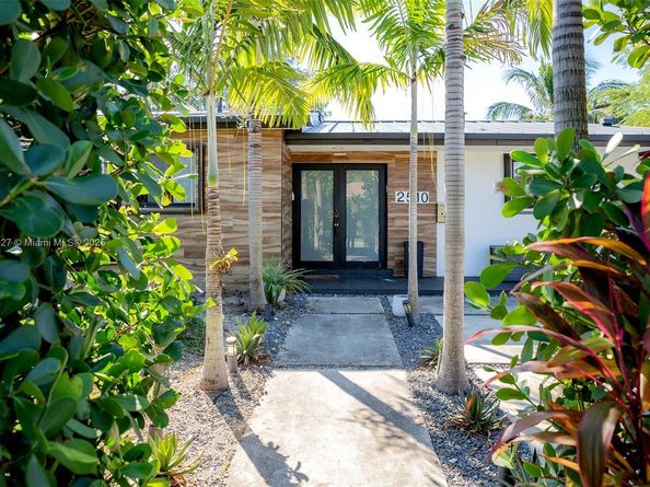 2510 NE 207th Ter, Miami FL 33180
