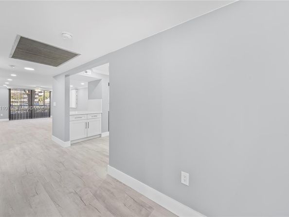 1001 Colony Point Cir 114, Pembroke Pines FL 33026