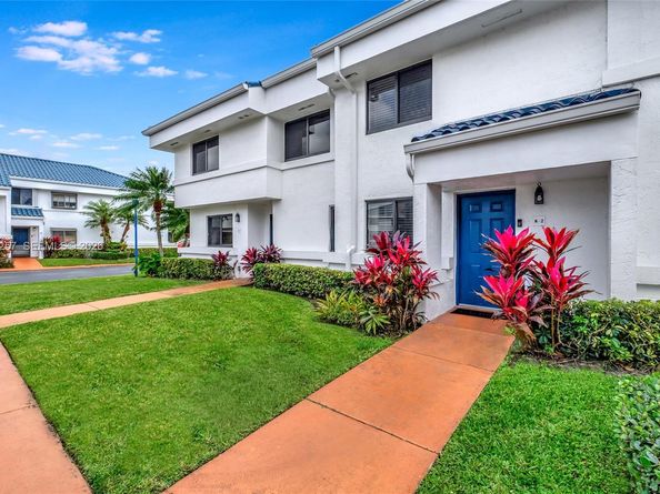 21300 San Simeon Way K2, Miami FL 33179