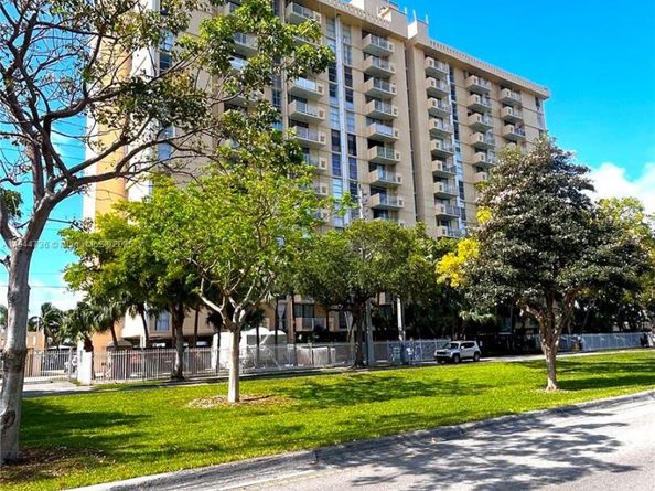 2350 NE 135th St 1405, North Miami FL 33181