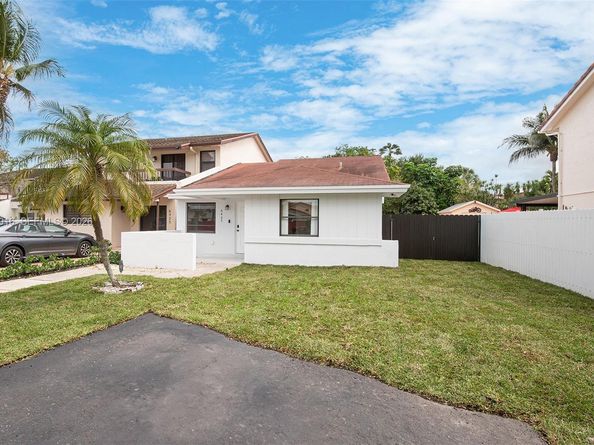 6427 SW 135th Ave, Miami FL 33183