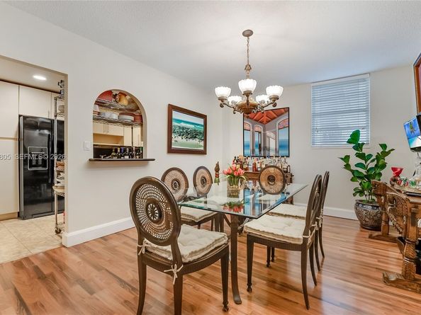 90 Edgewater Dr 501, Coral Gables FL 33133