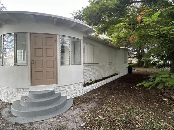 205 Seaman Ave, Opa-Locka FL 33054