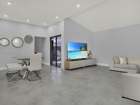 17032 NW 63rd Pl, Hialeah FL 33015