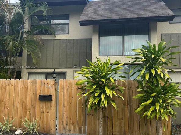 11141 SW 70th Ter, Miami FL 33173
