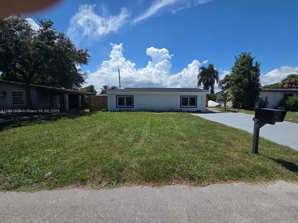 2615 NW 62nd Ave, Margate FL 33063