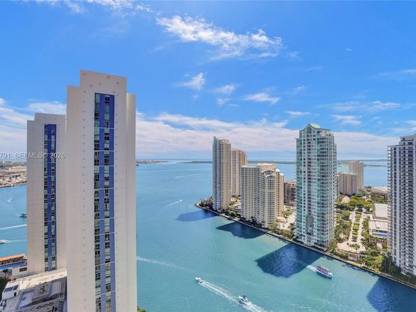 300 S Biscayne Blvd T3216, Miami FL 33131