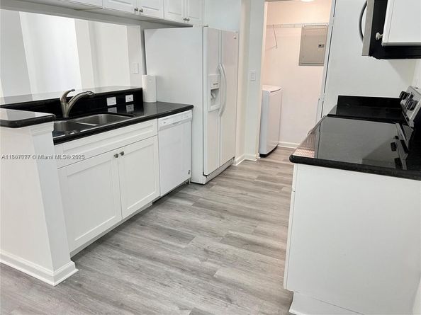 17150 N Bay Rd 2814, Sunny Isles Beach FL 33160