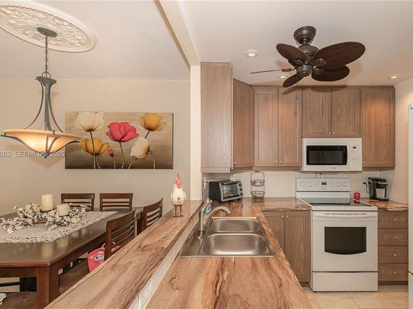 4805 NW 35th St 601, Lauderdale Lakes FL 33319