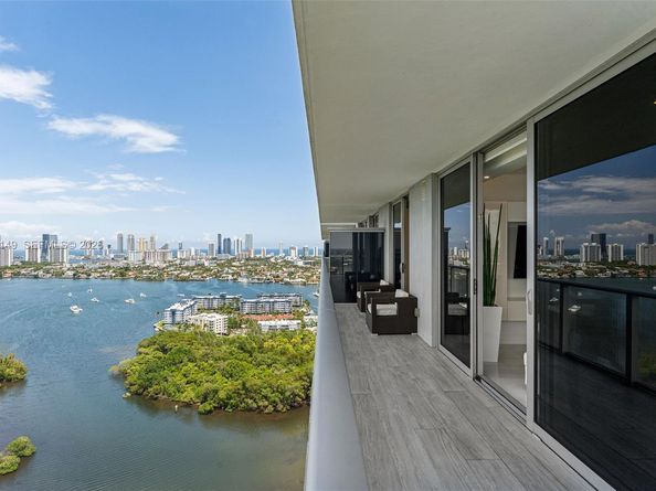16385 Biscayne Blvd 3001, North Miami Beach FL 33160