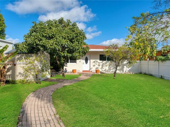 735 NE 38th St, Oakland Park FL 33334