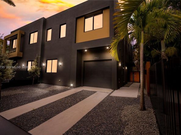 2960 W Trade Av, Coconut Grove FL 33133