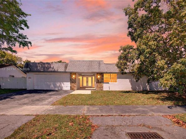 13471 SW 99th Ter, Miami FL 33186