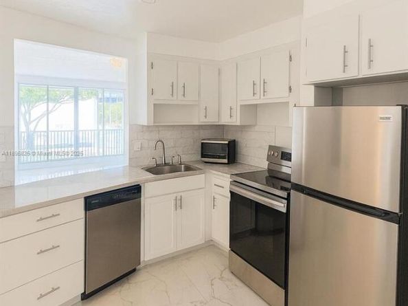 1710 NE 191st St 3073, Miami FL 33179