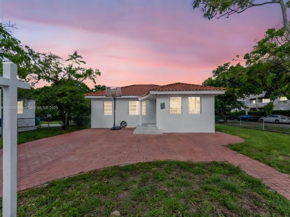 520 NW 32nd Pl, Miami FL 33125