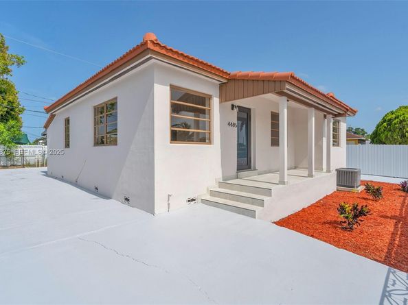 4485 E 8th Ave, Hialeah FL 33013