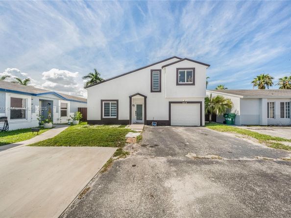 18858 NW 63rd Ct Cir, Hialeah FL 33015