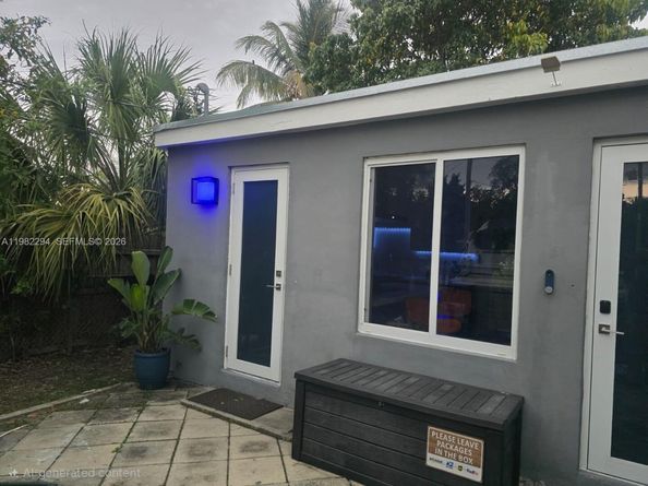 5812 NW 20th Ct, Margate FL 33063