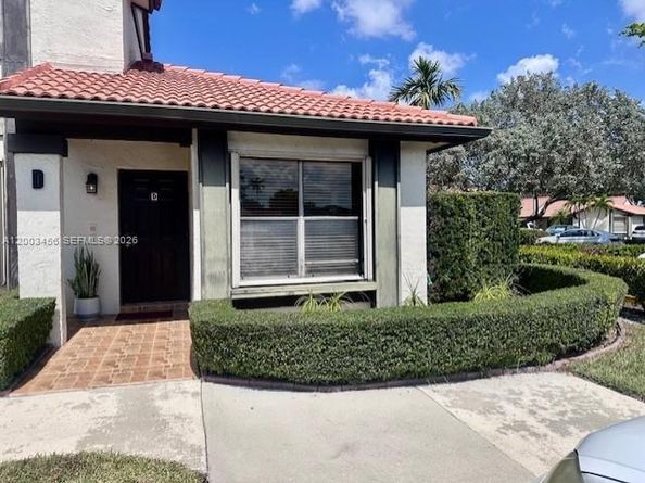 15070 SW 49th Ln D106, Miami FL 33185