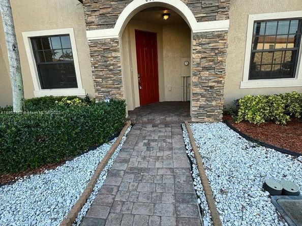 648 SE 32nd Ave 648, Homestead FL 33033