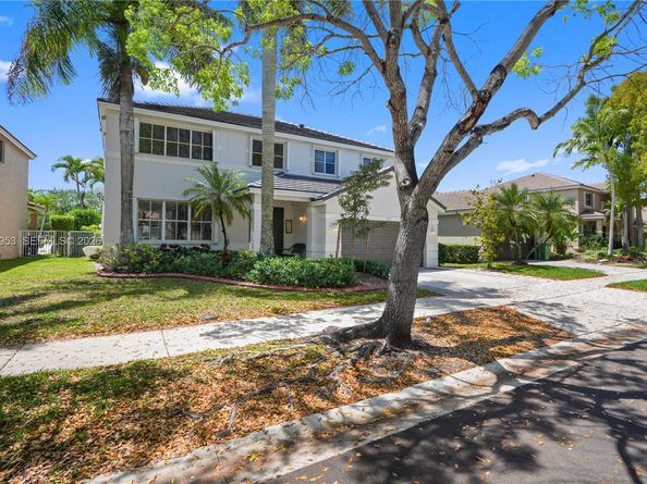 1317 Chenille Cir, Weston FL 33327