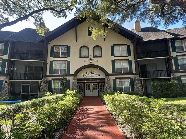 3720 Inverrary Dr 2S, Lauderhill FL 33319