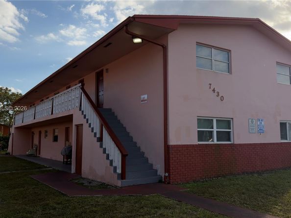 7430 SW 10th St 101D, North Lauderdale FL 33068