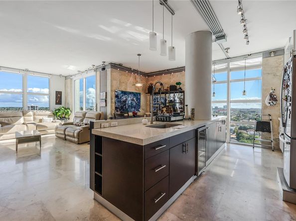 3180 SW 22nd Ter PH201, Miami FL 33145