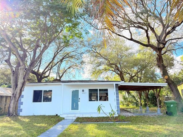 1357 SW 22nd Ter, Fort Lauderdale FL 33312