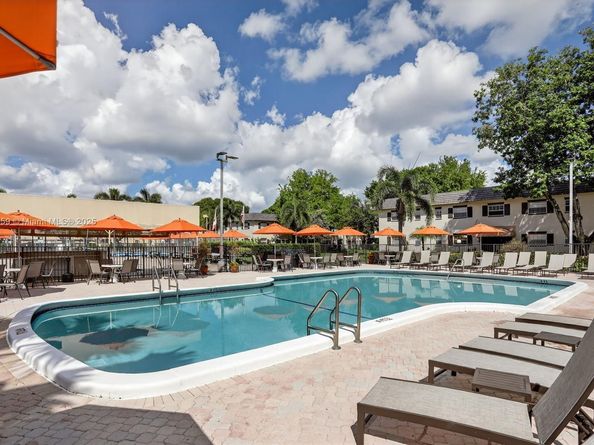 5640 SW 3rd Pl 110, Margate FL 33068