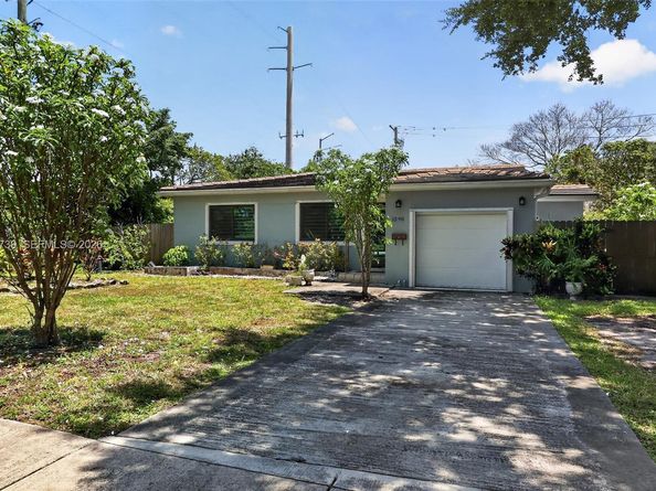 1390 NE 129th St, North Miami FL 33161