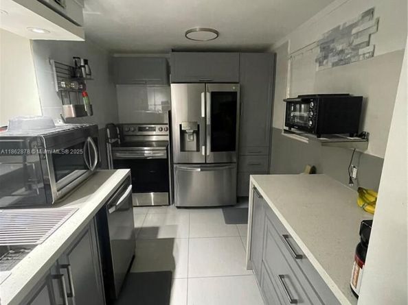 14180 SW 84th St 203G, Miami FL 33183