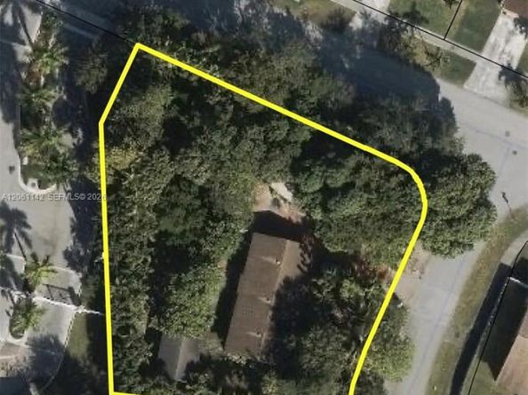 14052 SW 110th Ave, Miami FL 33176