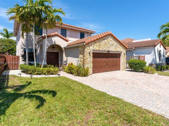 9761 NW 9th St, Miami FL 33172