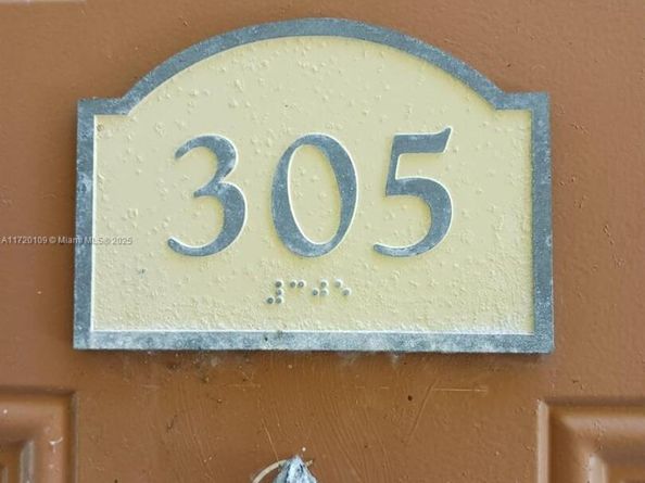 7630 Westwood Dr 305, Tamarac FL 33321