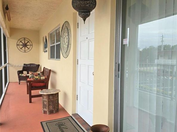 5387 SW 40th Ave 203, Dania Beach FL 33314