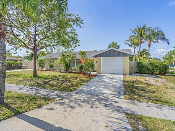 320 Fern St, Jupiter FL 33458