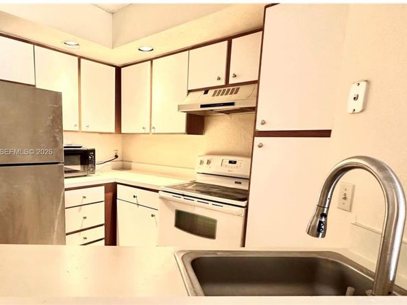 3310 N Pinewalk Dr N 1823, Margate FL 33063