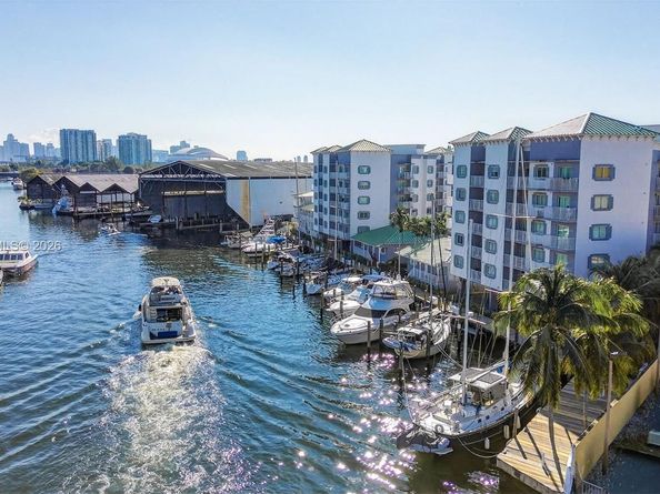 2475 NW 16th St Rd 310, Miami FL 33125