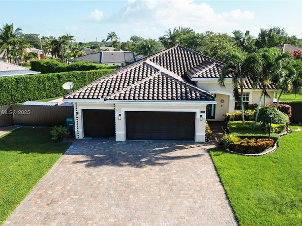 2133 NW 14th Pl, Homestead FL 33030