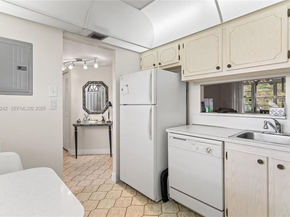 2998 NW 48th Ter 329, Lauderdale Lakes FL 33313