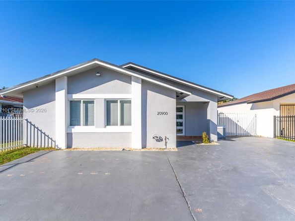 20900 SW 118th Ave, Miami FL 33177