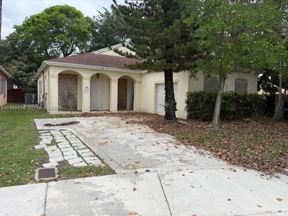 75 NW 3rd St, Homestead FL 33030