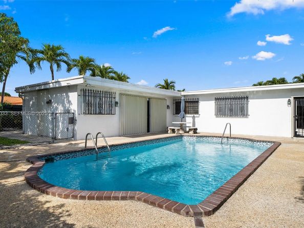 8490 Grand Canal Dr, Miami FL 33144