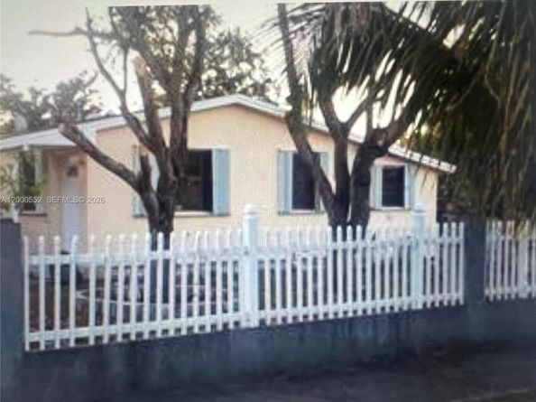 931 NW 34th Way, Lauderhill FL 33311
