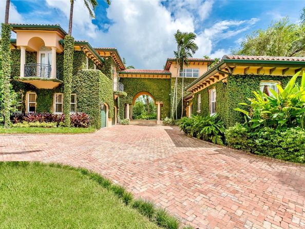 104 Paloma Dr, Coral Gables FL 33143