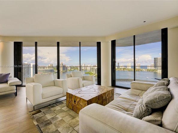 2800 Island Bl 2904, Aventura FL 33160